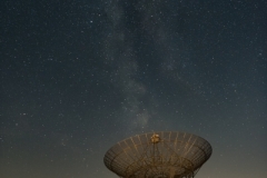 "Milkyway and Astron Radiotelescope at Zwiggelte - Holland" / Photographer - Jasper Legrand